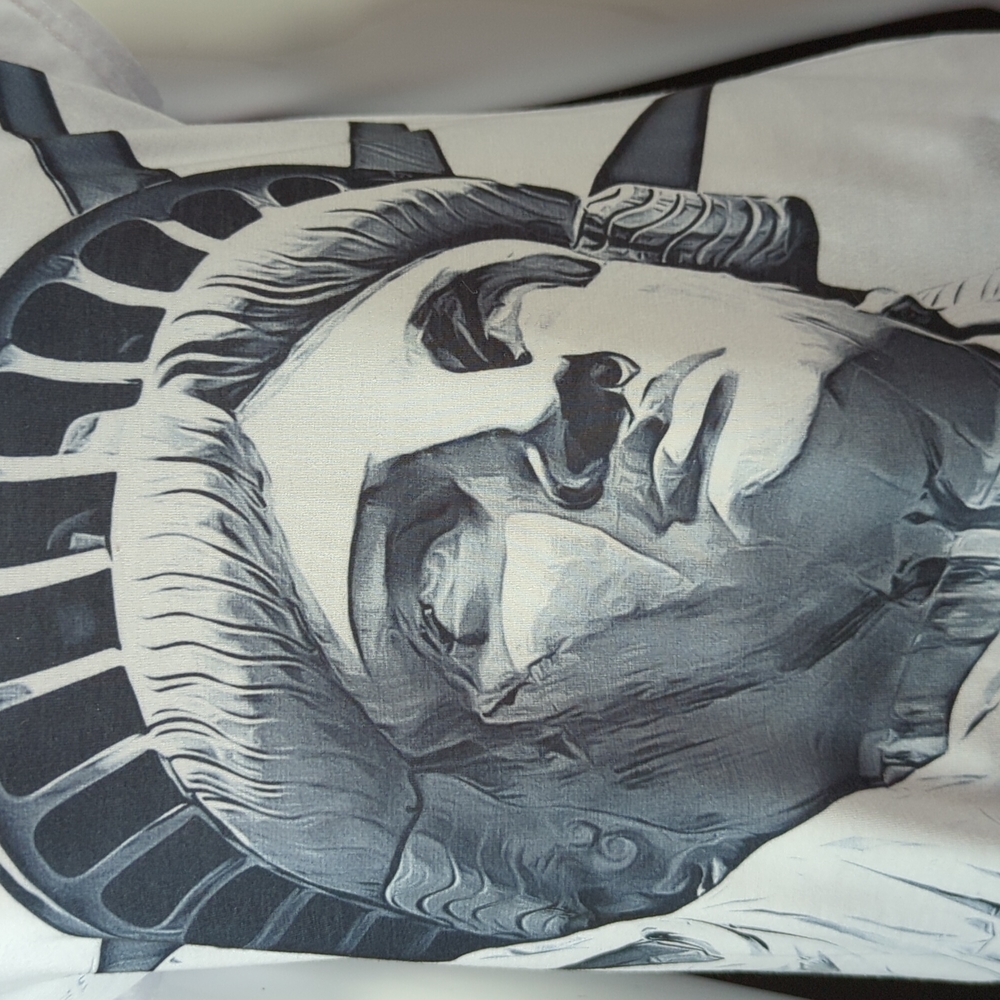 Sweet Gisele New York sz L Statue of Liberty V-Neck Short Sleeve T-shirt - Picture 4 of 6